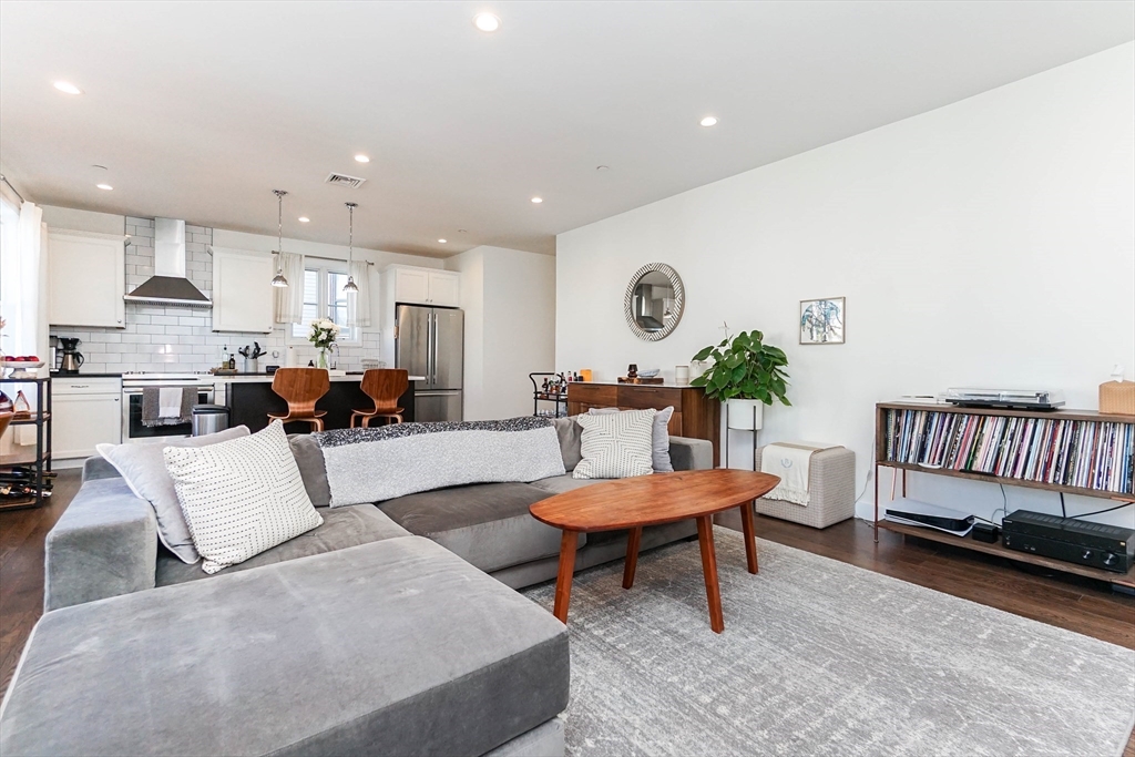 213 East Eagle St # 2