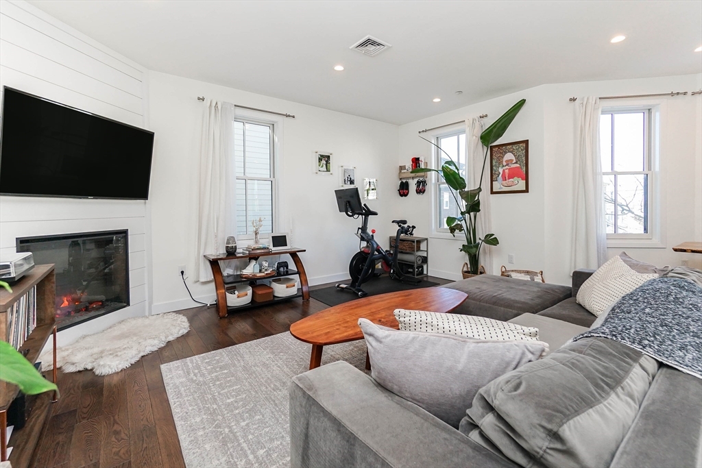 213 East Eagle St # 2