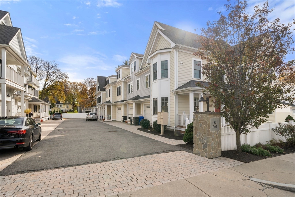 30 Park St # 3