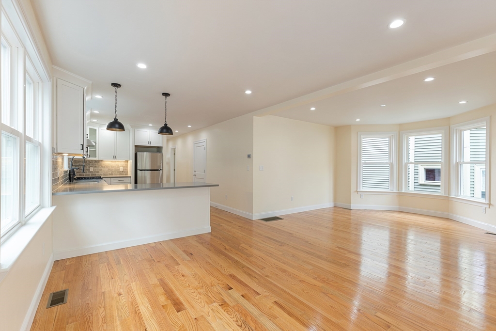 48 West Tremlett St # 1