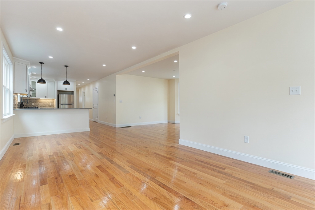 48 West Tremlett St # 1