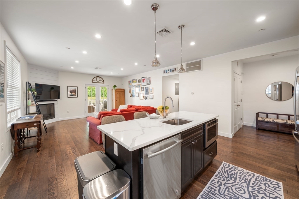 213 E Eagle St # 3