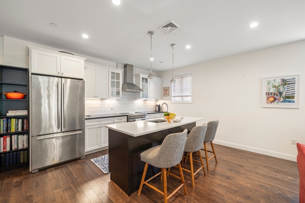 213 E Eagle St # 3