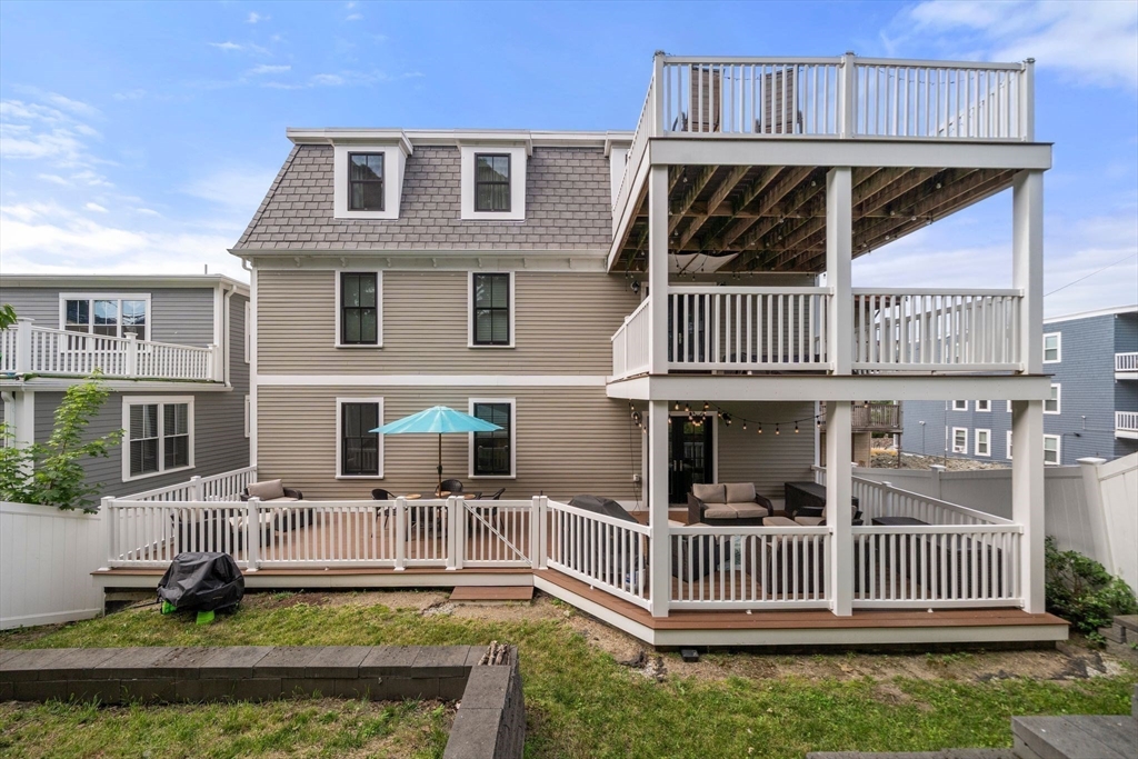 213 E Eagle St # 3