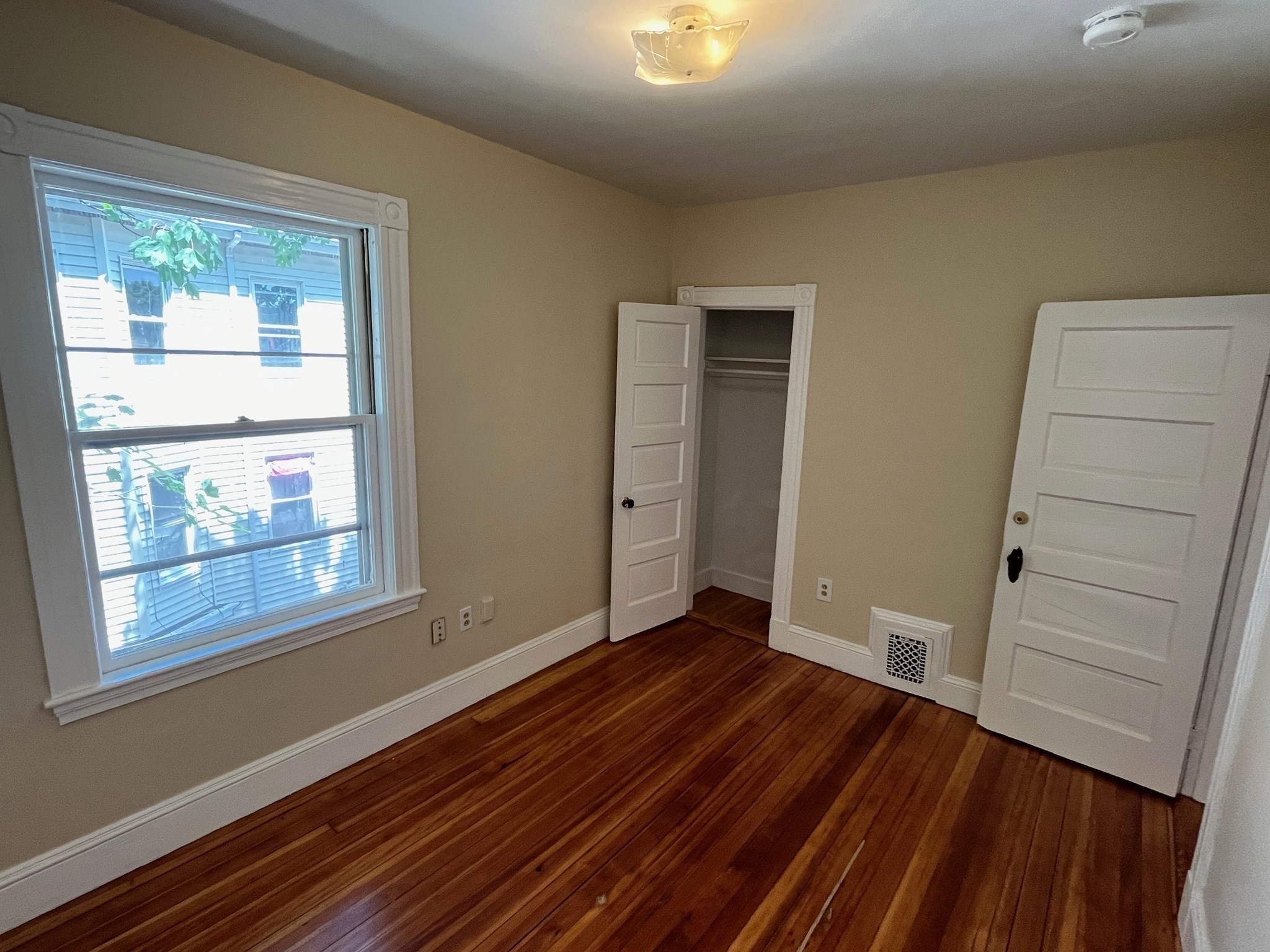 31 Barry St # 2