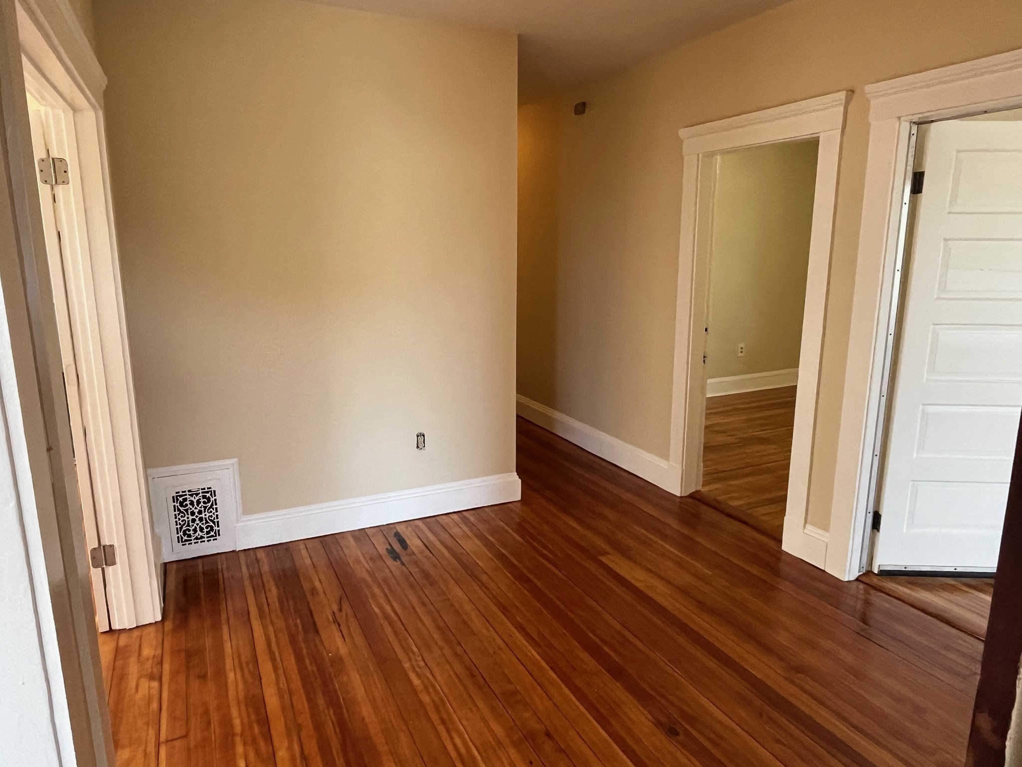 31 Barry St # 2
