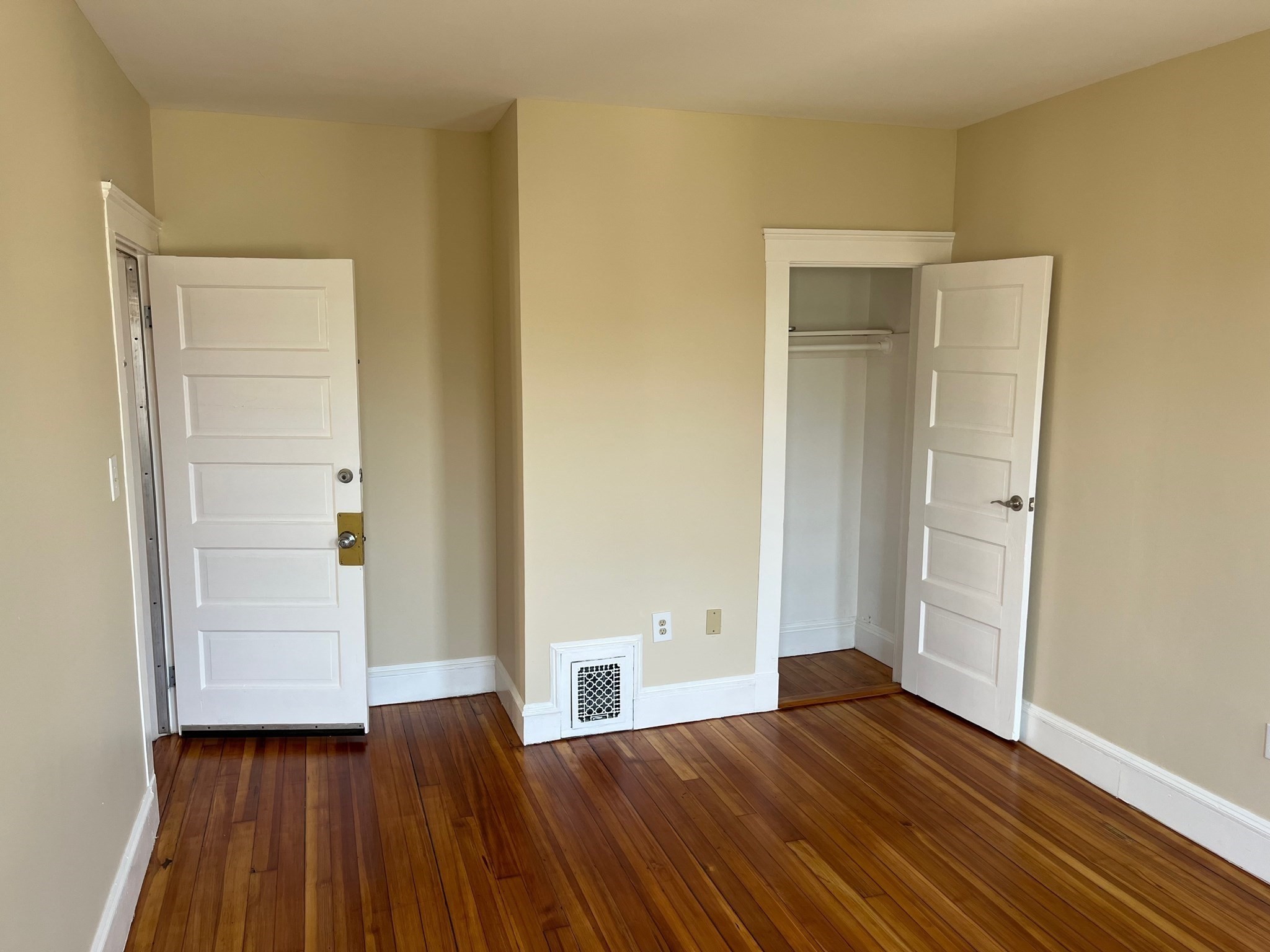 31 Barry St # 2