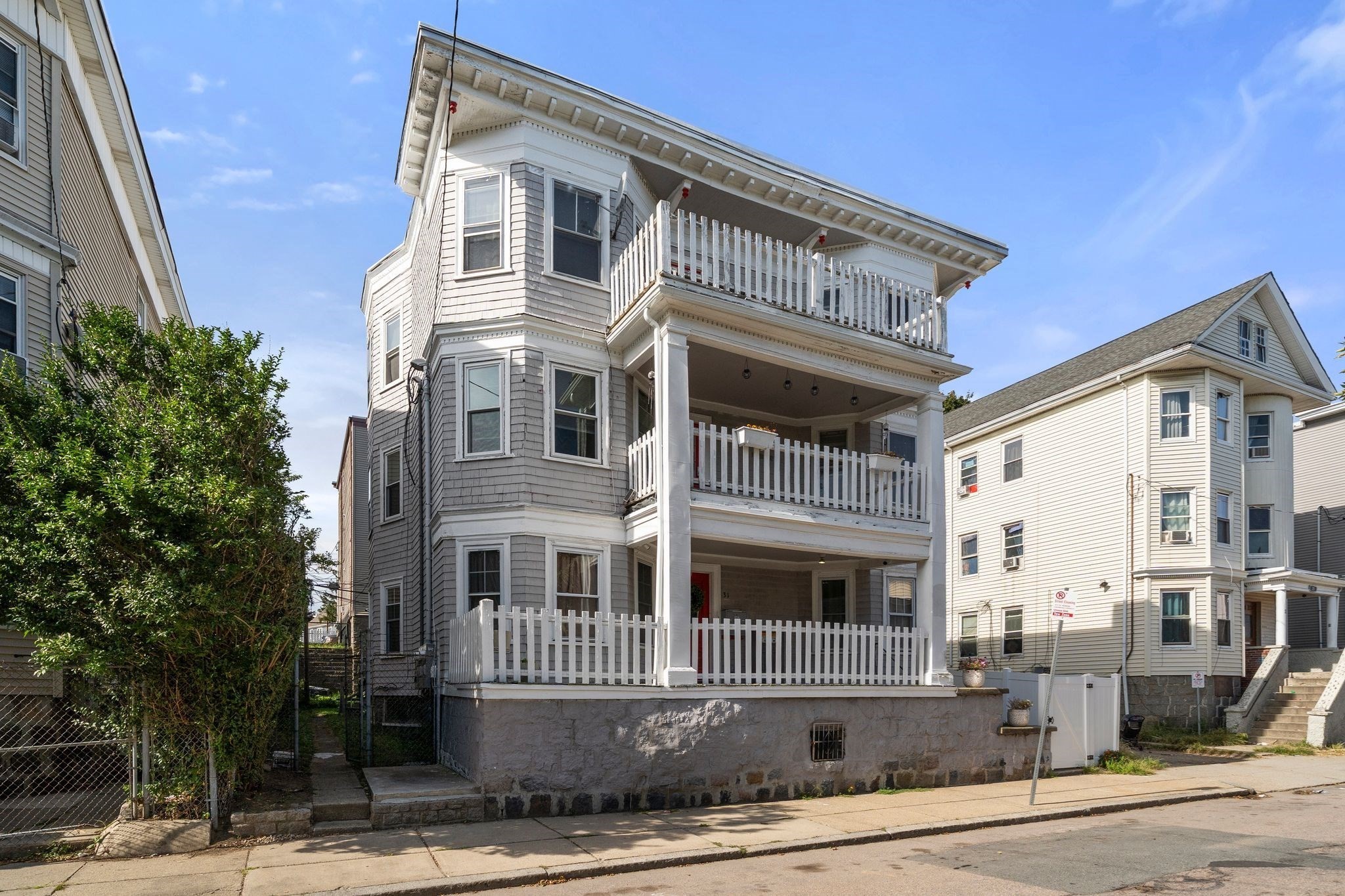 31 Barry St # 2