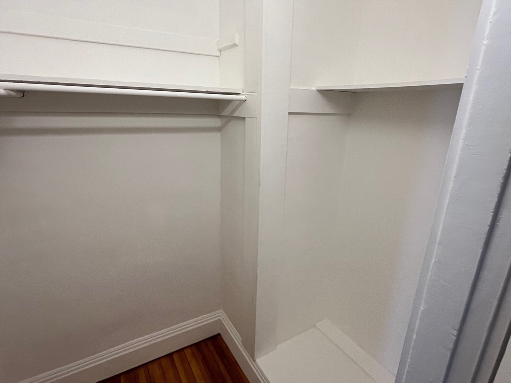31 Barry St # 2