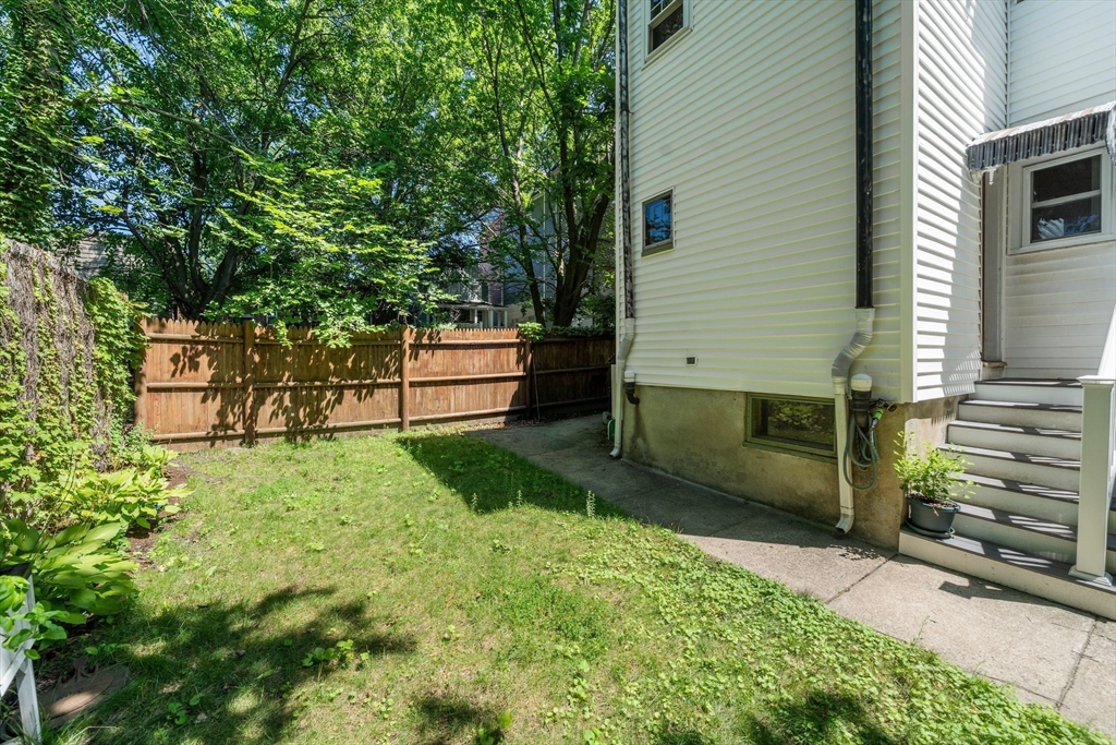 74 Trull St # B