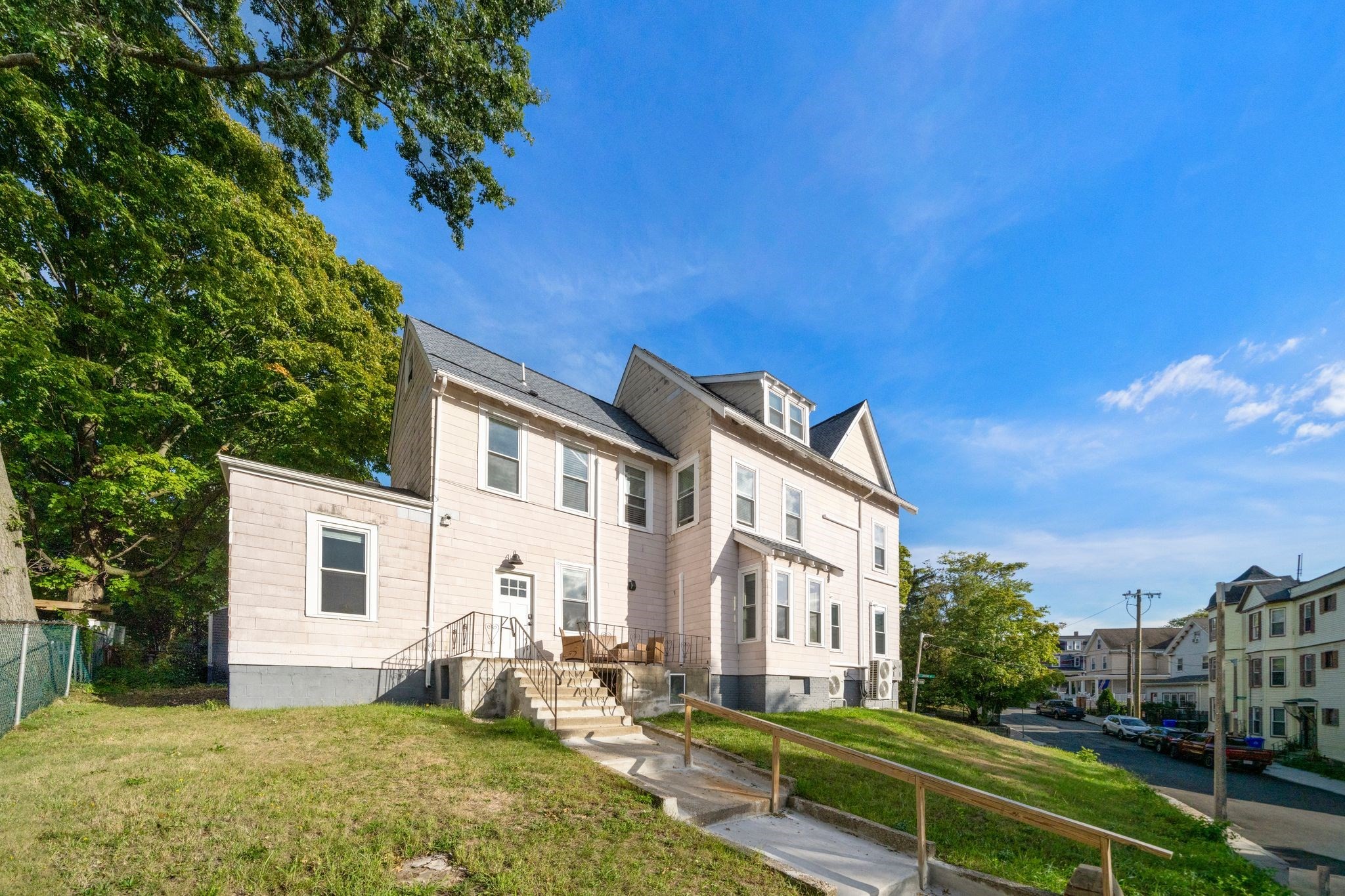 10 Jerome St # 1