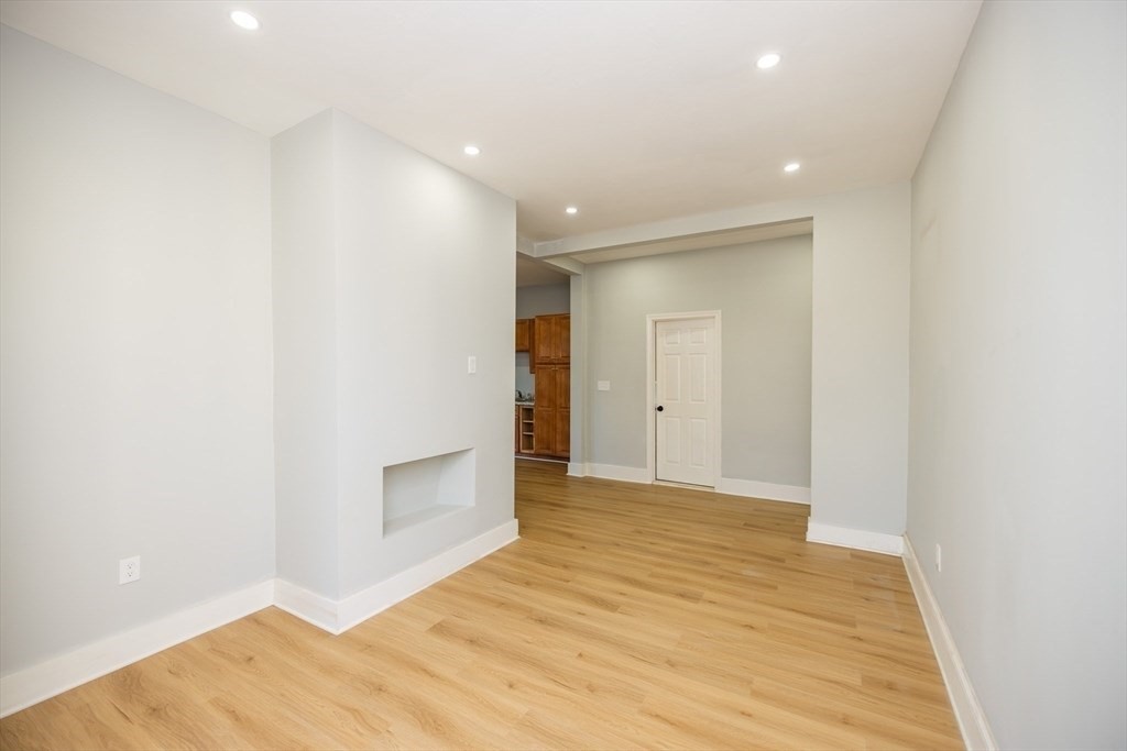 10 Jerome St # 1