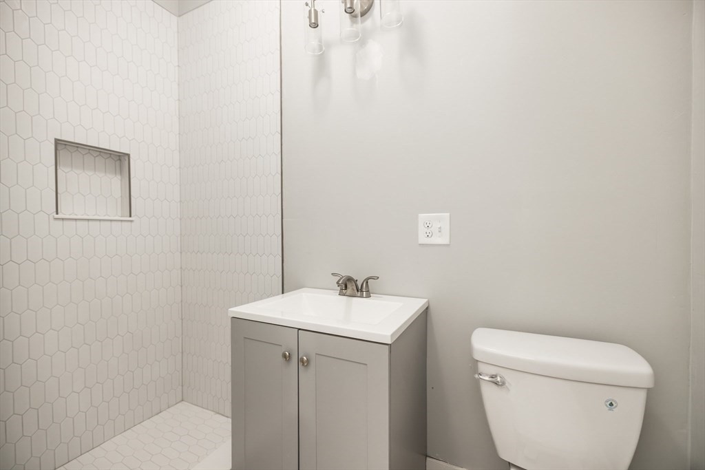 10 Jerome St # 1