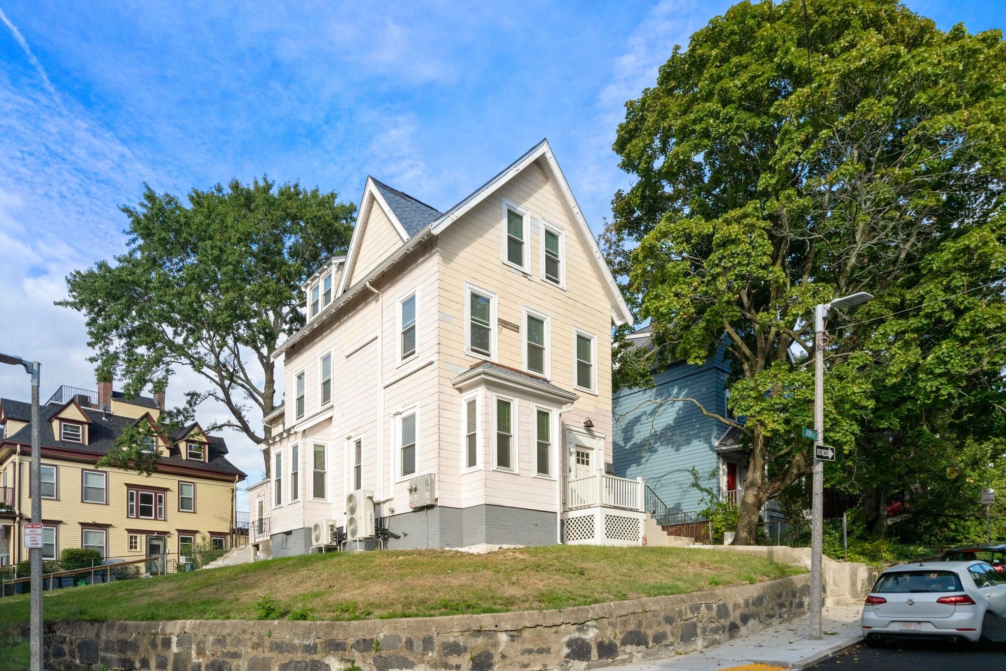 10 Jerome St # 1