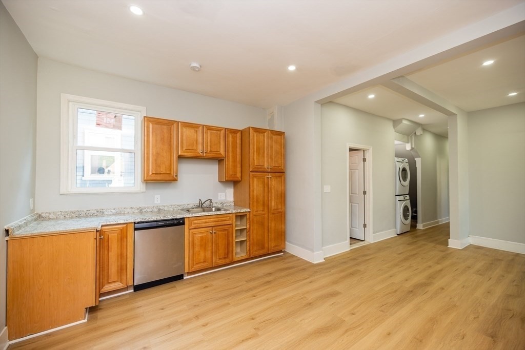 10 Jerome St # 1