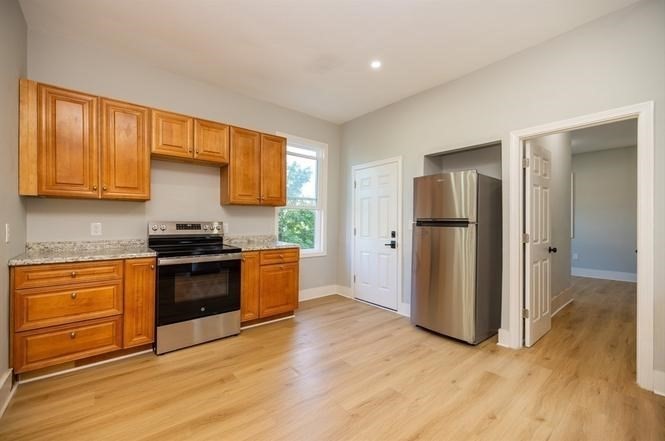 10 Jerome St # 1