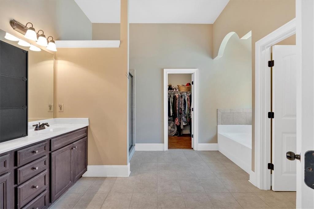 109 Oak Hollow Way