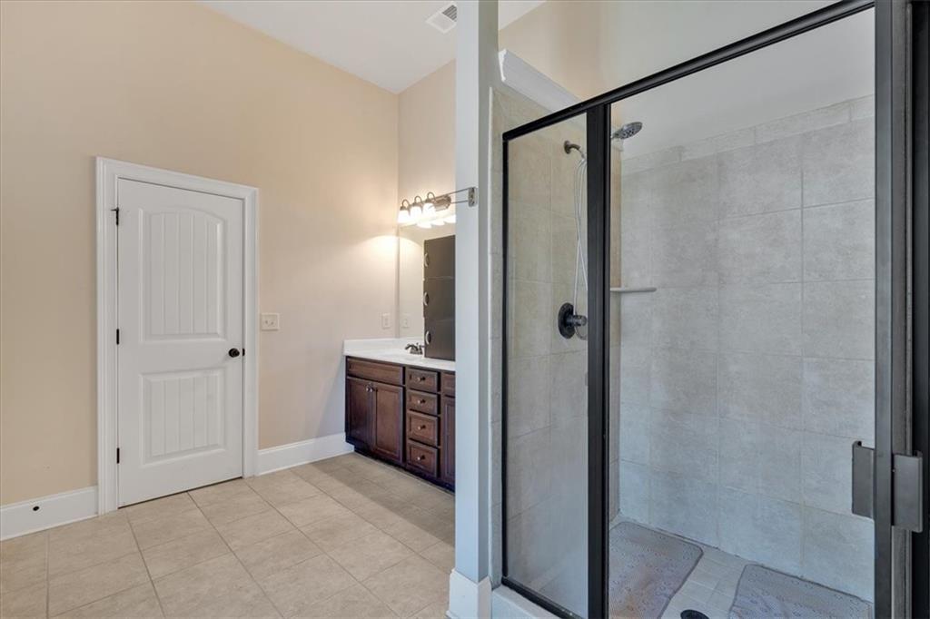 109 Oak Hollow Way