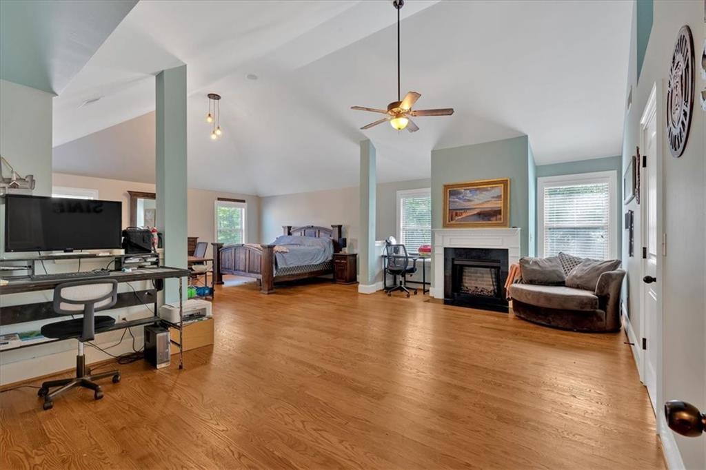 109 Oak Hollow Way