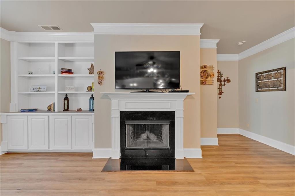 109 Oak Hollow Way