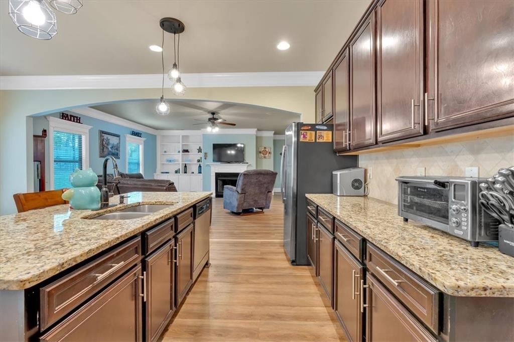 109 Oak Hollow Way