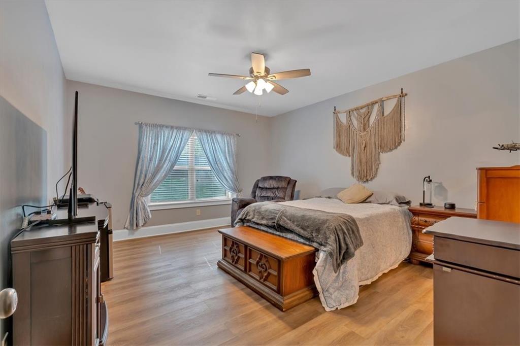109 Oak Hollow Way