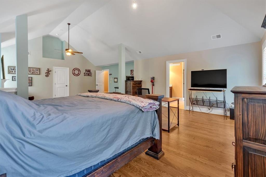 109 Oak Hollow Way