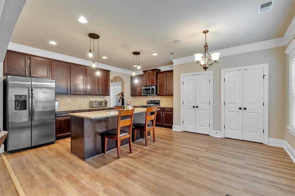109 Oak Hollow Way