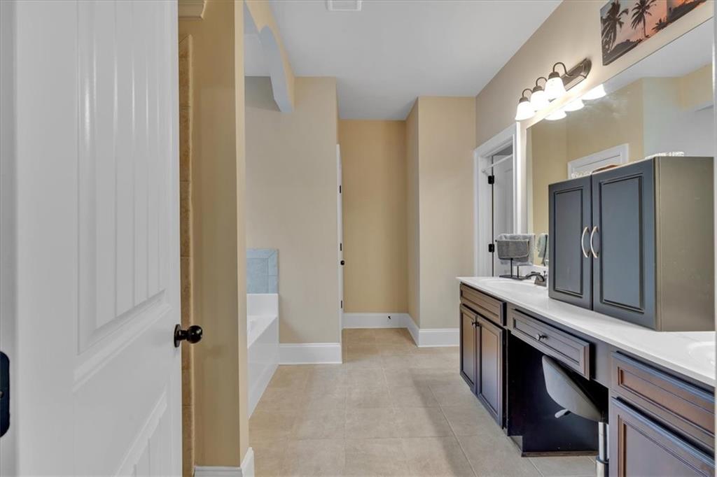 109 Oak Hollow Way