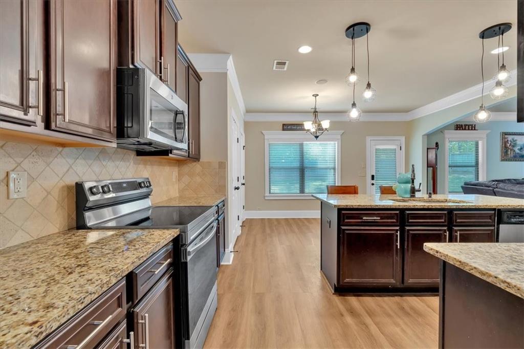 109 Oak Hollow Way