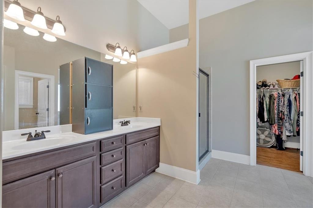 109 Oak Hollow Way