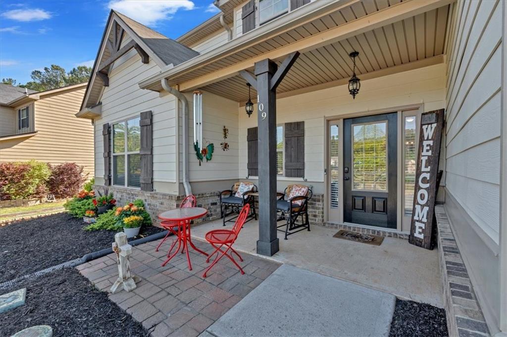109 Oak Hollow Way
