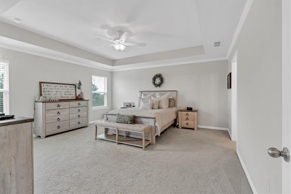 19 Ridgeline Way W