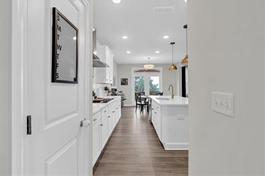 19 Ridgeline Way W