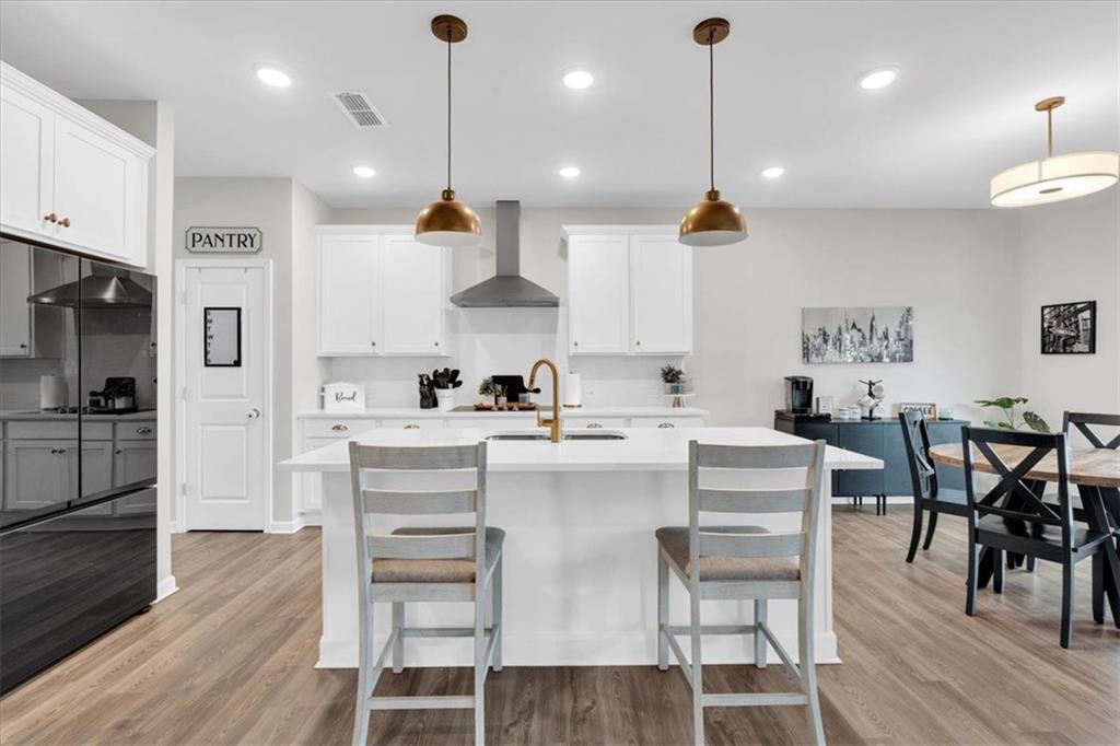 19 Ridgeline Way W