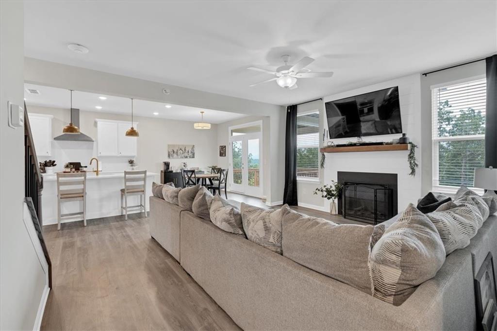 19 Ridgeline Way W
