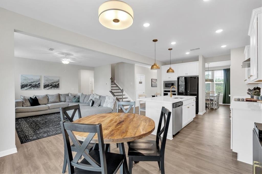 19 Ridgeline Way W