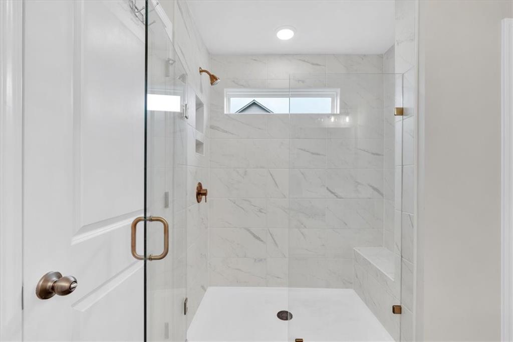 19 Ridgeline Way W