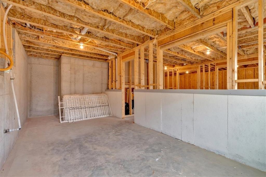 19 Ridgeline Way W