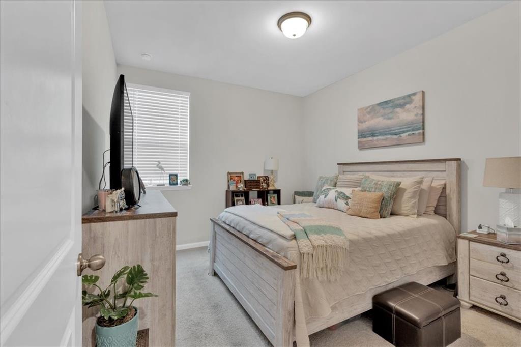 19 Ridgeline Way W