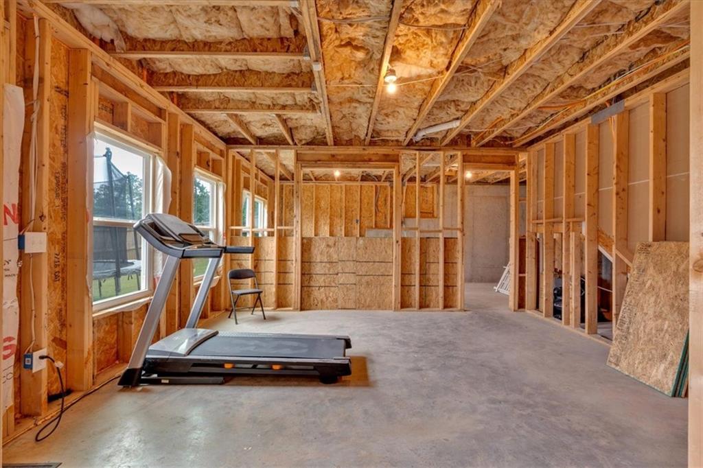 19 Ridgeline Way W