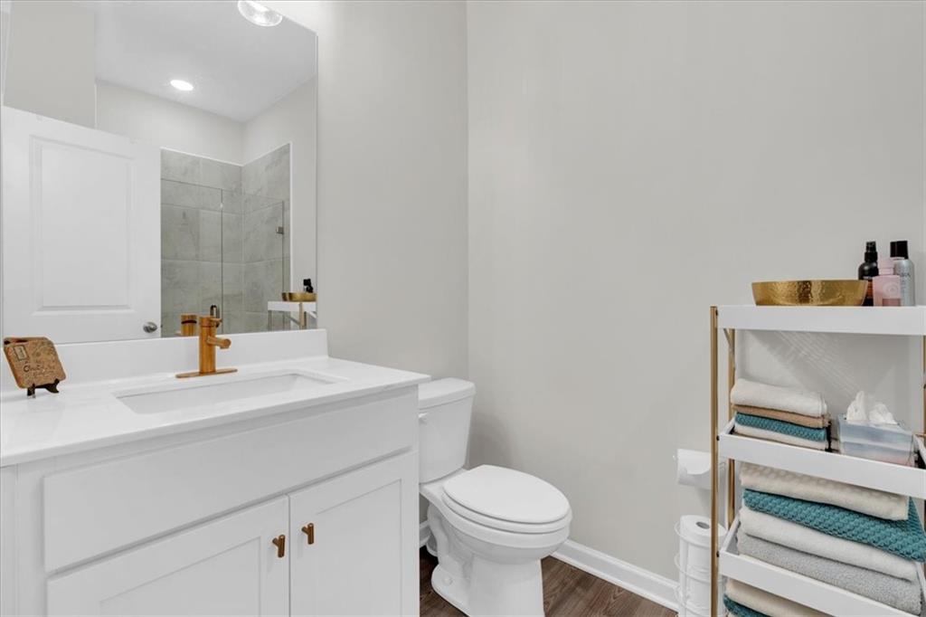 19 Ridgeline Way W