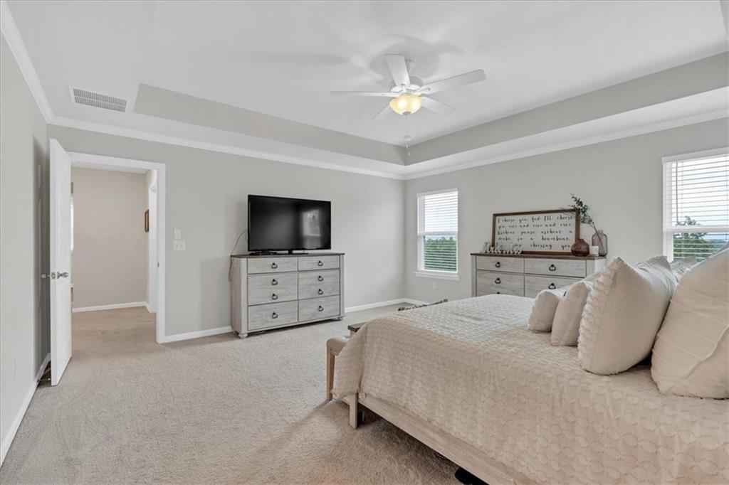 19 Ridgeline Way W