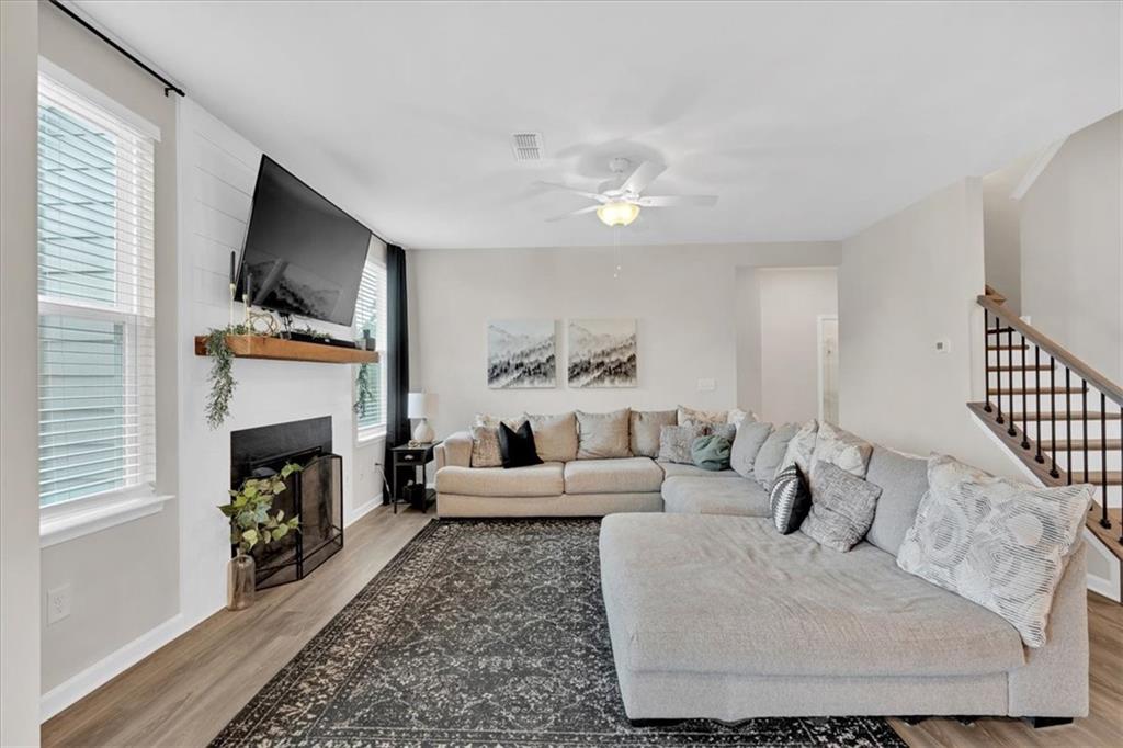 19 Ridgeline Way W