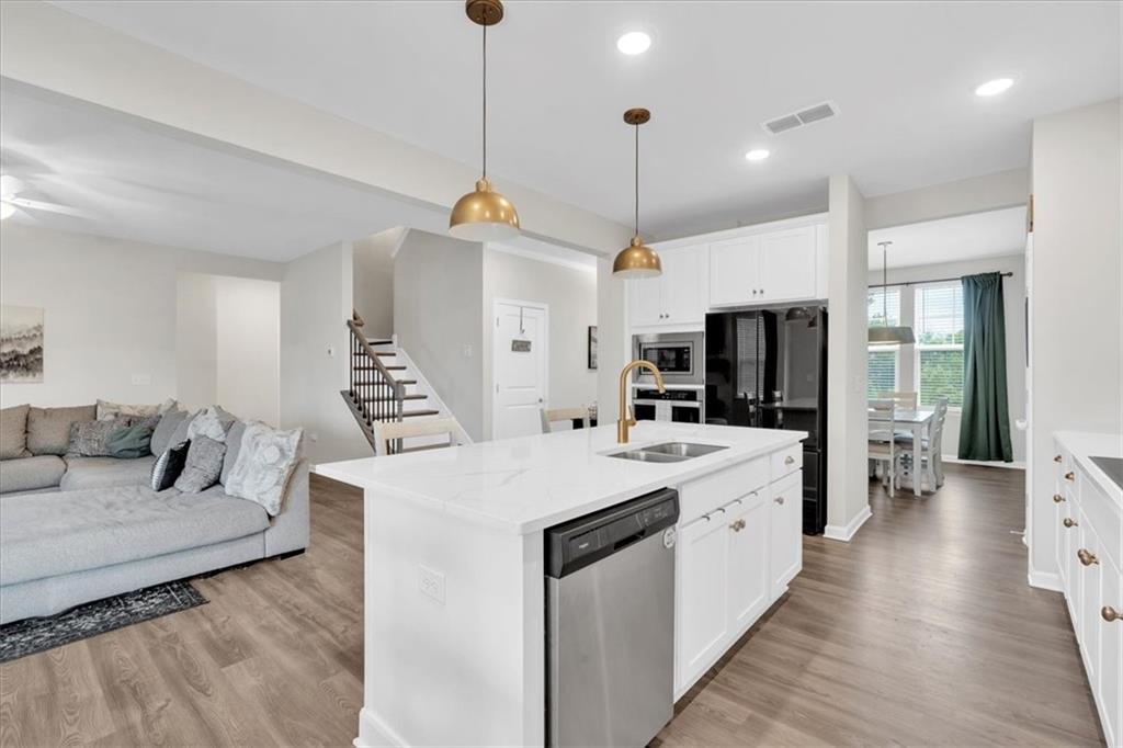 19 Ridgeline Way W