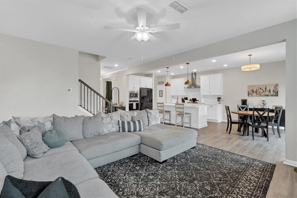 19 Ridgeline Way W