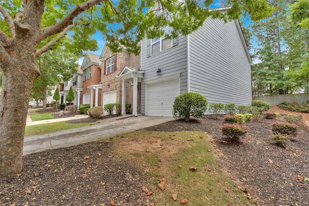 3325 Thornbridge Drive