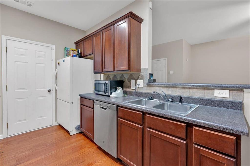 3325 Thornbridge Drive
