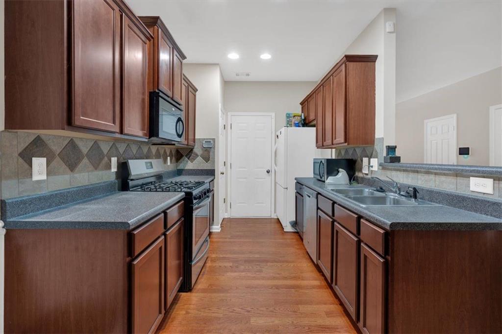 3325 Thornbridge Drive