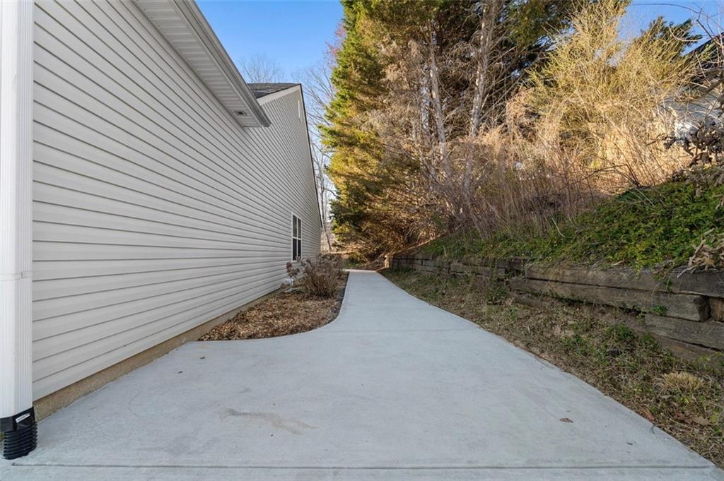 6728 Carriage Walk Lane